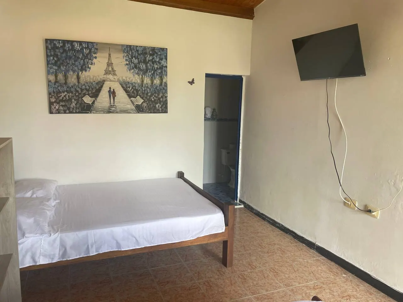 Habitación campestre para tres personas cerca de Cartago